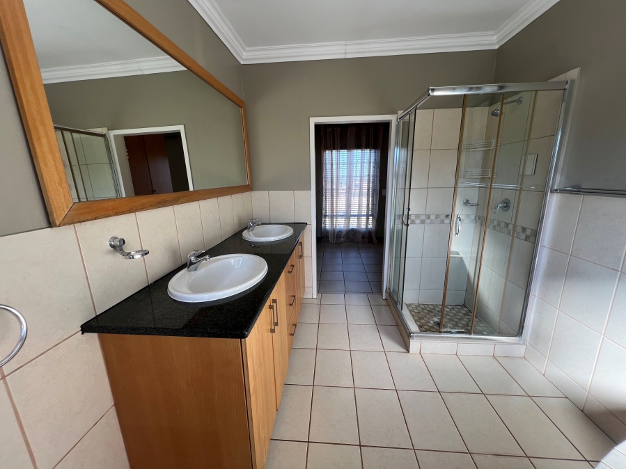 To Let 3 Bedroom Property for Rent in Wilkoppies North West